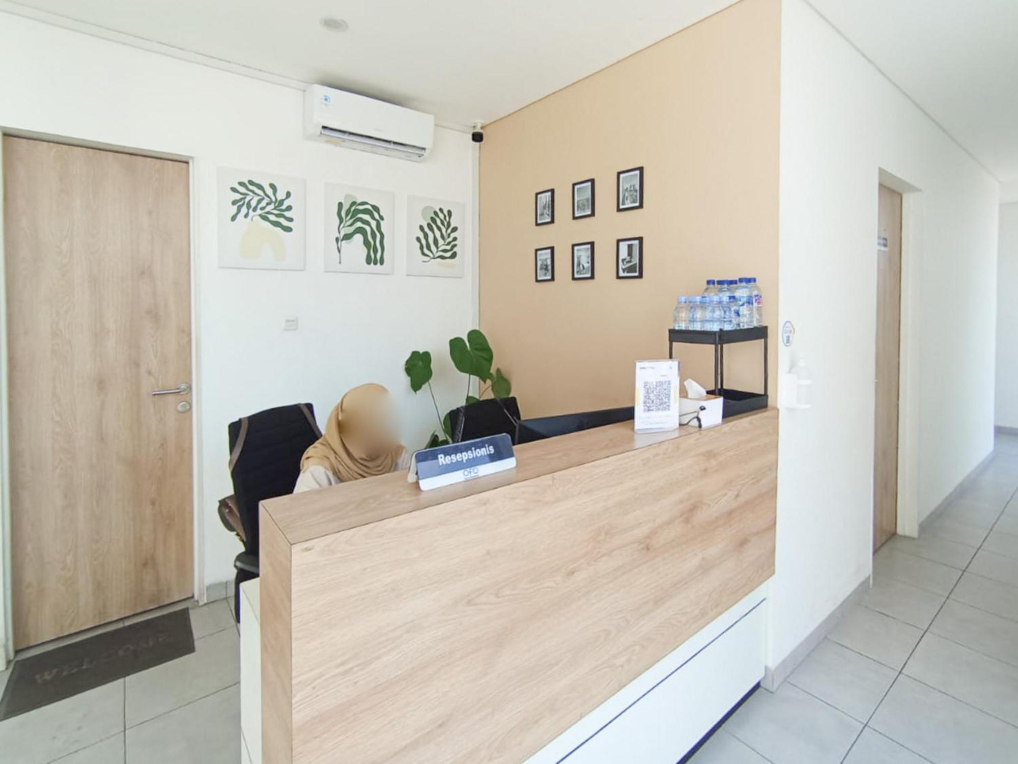 Hotel Ofo Kost Premium Kampung Inggris Pare Syariah Mitra Reddoorz Exterior foto
